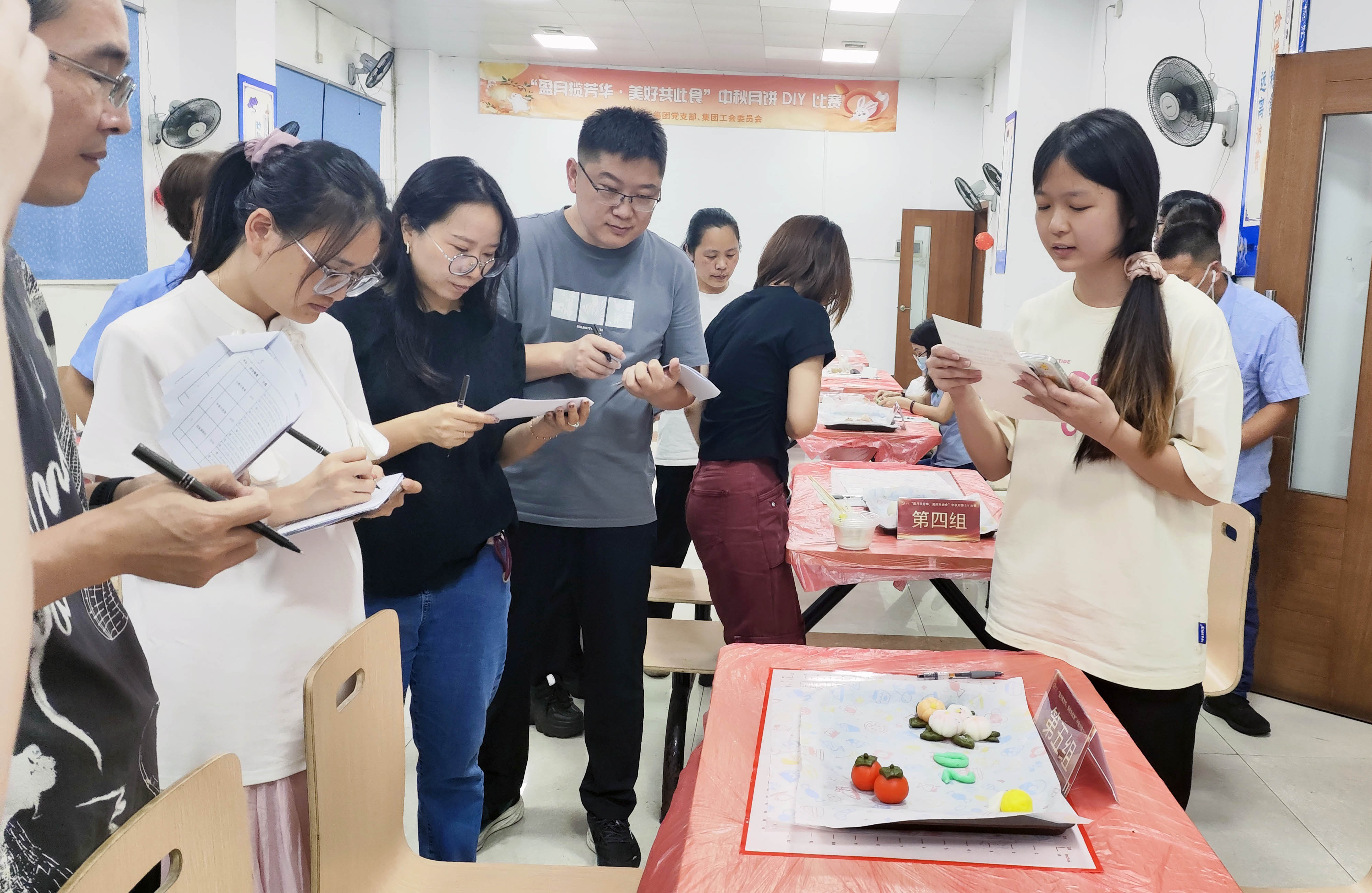 集團(tuán)工會成功舉辦“盈月攬芳華?美好共此食”中秋月餅DIY大賽